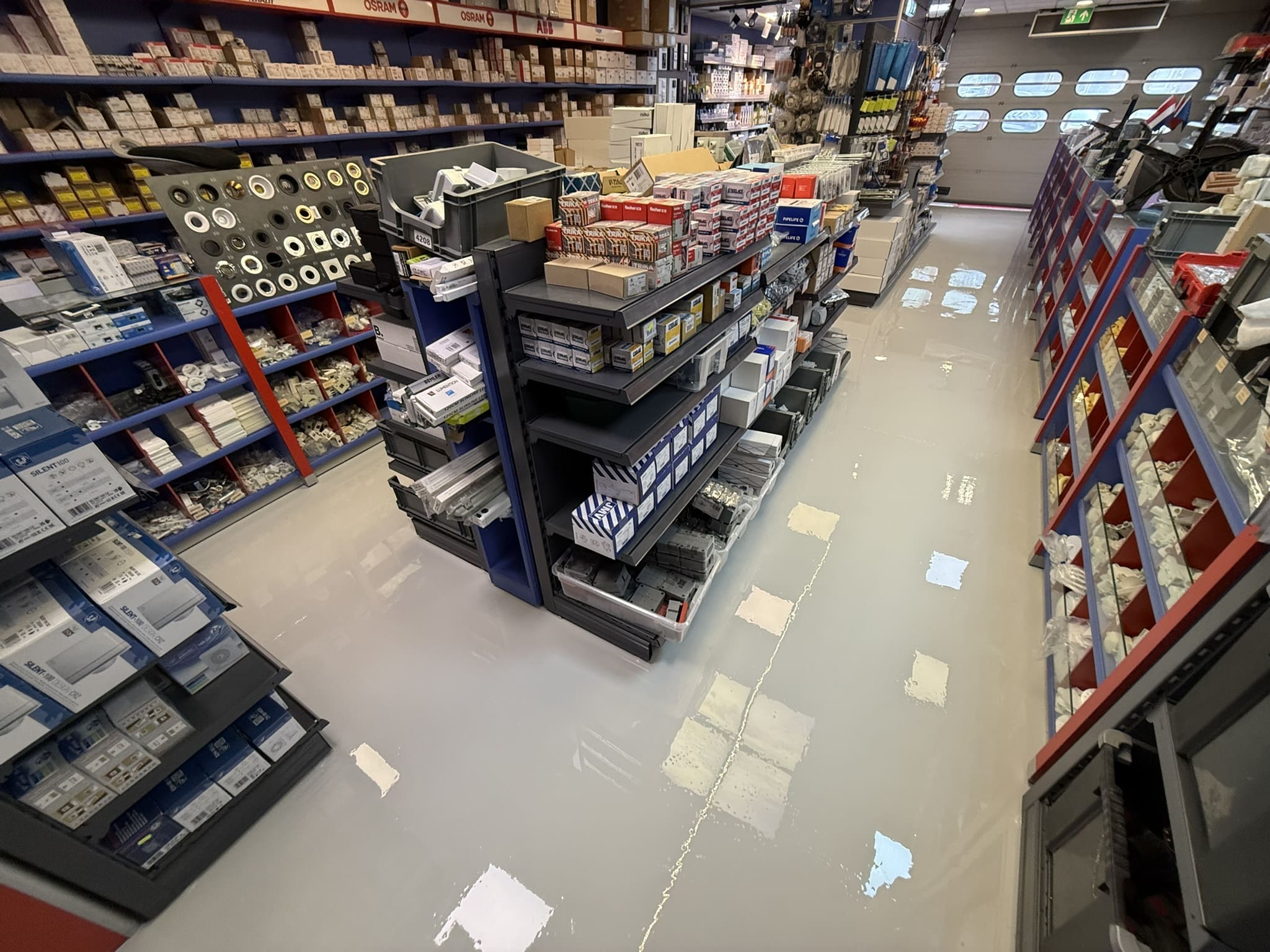 Showroom vloer - Epoxyvloer Tcd elektra Den Haag